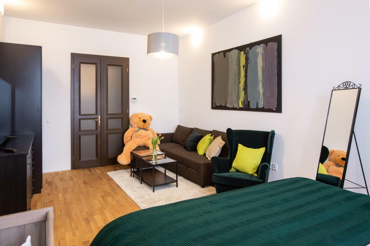 Modern Family Apt. With Central Square Entrance Hradec Králové 외부 사진